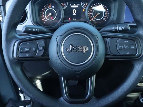 New 2025 Jeep Gladiator Sport image 3