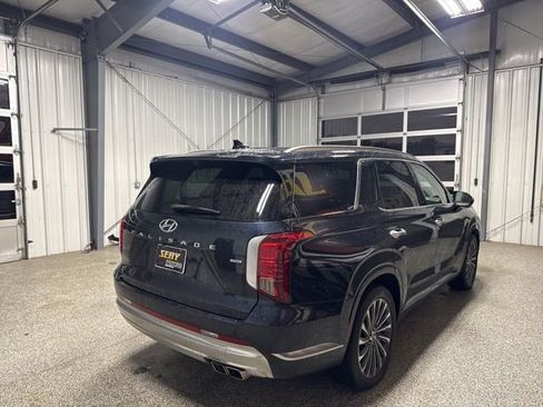 Used 2024 Hyundai Palisade Calligraphy image 19