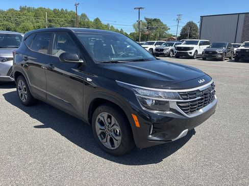 Used 2026 Kia Seltos LX FWD image 8