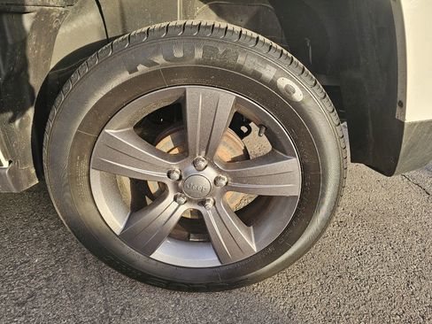 Used 2017 Jeep Patriot Sport image 18