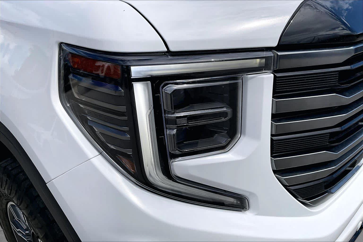 Certified 2025 GMC Sierra 1500 AT4 AWD/4WD image 27