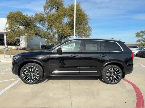 New 2026 Volvo XC90 T8 Plus w/ Protection Package Premier AWD/4WD image 3