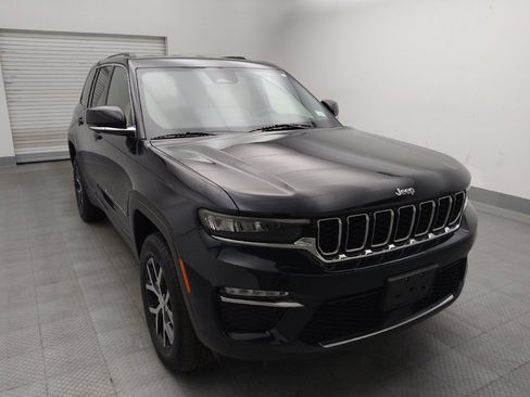 Used 2023 Jeep Grand Cherokee Limited AWD/4WD image 14