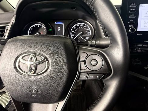 Used 2024 Toyota Camry SE w/ Convenience Package image 19