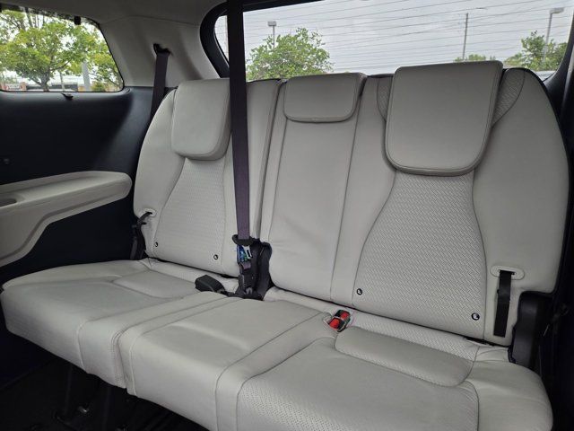 Certified 2025 Kia Carnival SX Prestige FWD image 14