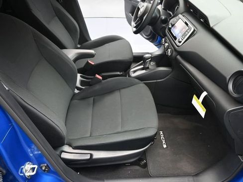 Used 2025 Nissan Kicks Play S image 36