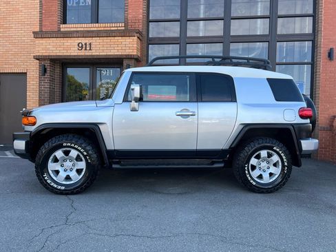Used 2008 Toyota FJ Cruiser 4WD image 5