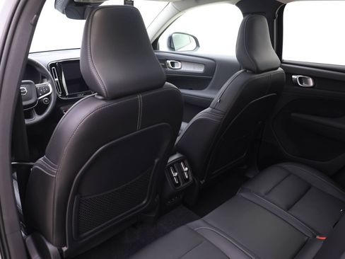 Used 2025 Volvo XC40 B5 Ultra w/ Protection Package Premier image 16