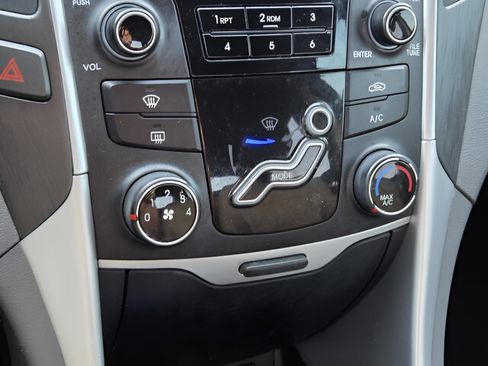 Used 2012 Hyundai Sonata GLS image 16