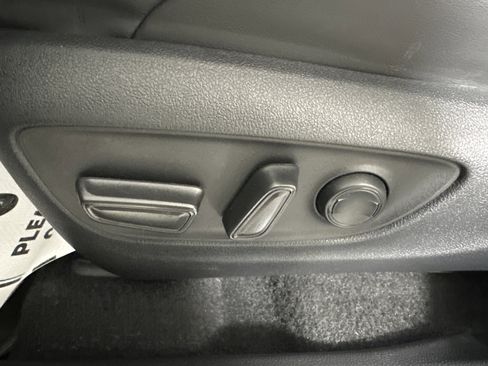 Used 2022 Toyota RAV4 XSE w/ XSE Grade Weather Package AWD/4WD image 10