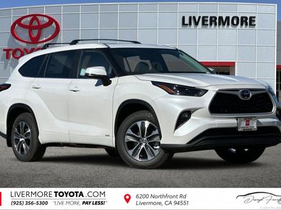 New 2025 Toyota Highlander XLE