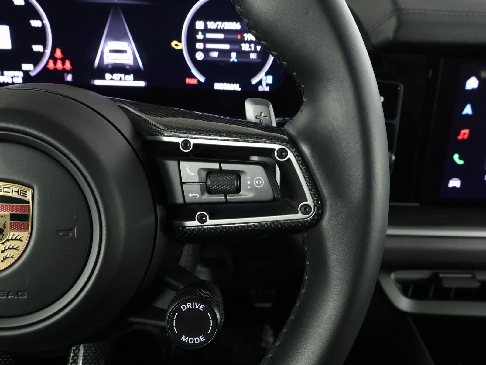 Certified 2025 Porsche Cayenne GTS AWD/4WD image 15