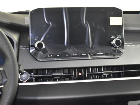 Used 2025 Mitsubishi Outlander SE image 12