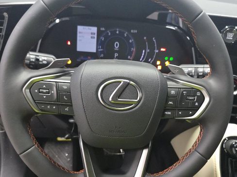 Used 2024 Lexus NX 250 FWD image 10