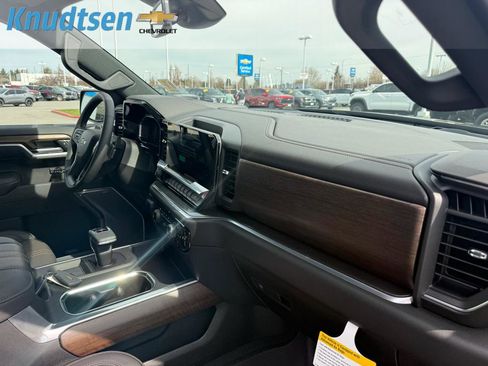 New 2026 Chevrolet Silverado 1500 High Country w/ Midnight Edition AWD/4WD image 13