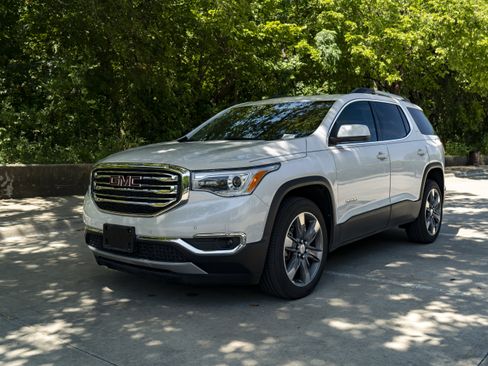 Used 2018 GMC Acadia SLT FWD image 5