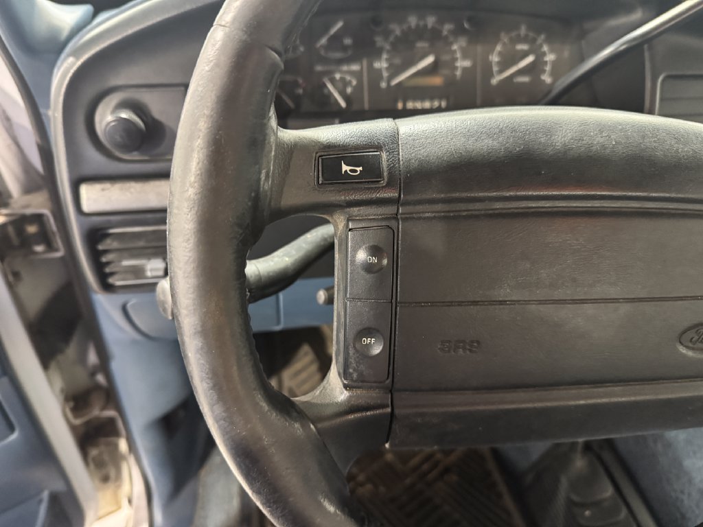 Used 1995 Ford F150 XL AWD/4WD image 4