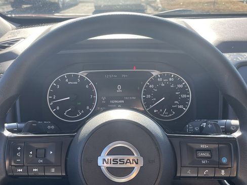 Used 2021 Nissan Rogue SV image 15