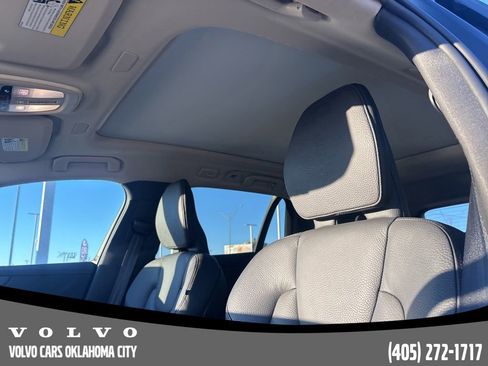 Certified 2025 Volvo V60 B5 Cross Country Plus image 12