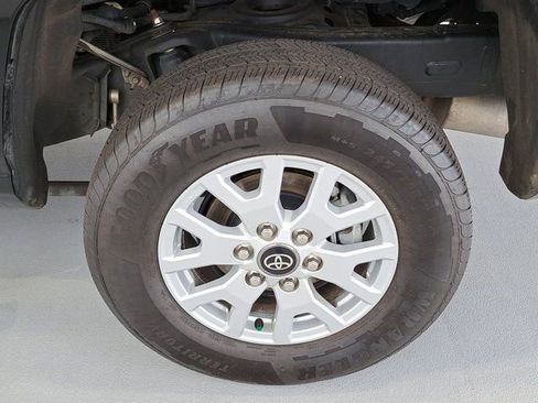 Used 2025 Toyota Tacoma SR5 RWD image 31