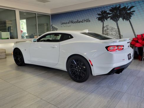 Used 2019 Chevrolet Camaro SS RWD image 3