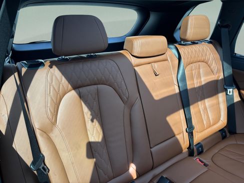 Used 2025 BMW X5 M60i image 25
