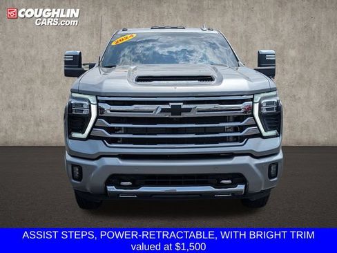 Used 2024 Chevrolet Silverado 3500 High Country w/ High Country Premium Package AWD/4WD image 4