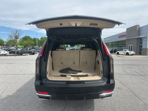 Used 2023 Cadillac Escalade Premium Luxury w/ Performance Package image 11