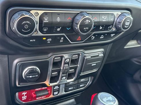 Used 2023 Jeep Wrangler Unlimited Rubicon 392 image 29