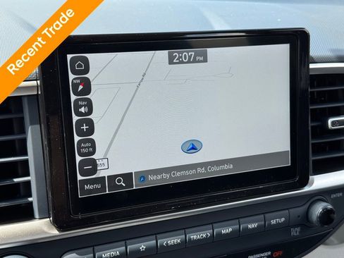 Used 2025 Hyundai Venue Limited image 3