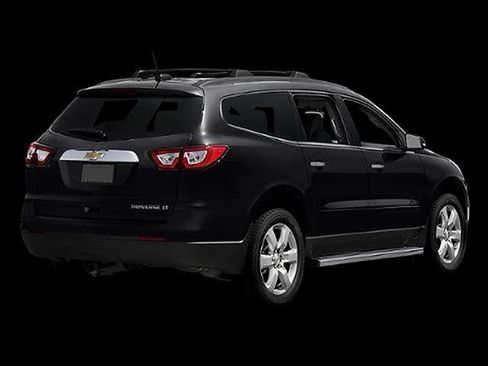 Used 2016 Chevrolet Traverse LT w/ Style and Technology Package FWD image 2