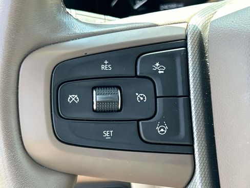 Used 2023 GMC Yukon Denali w/ Advanced Technology Package AWD/4WD image 19