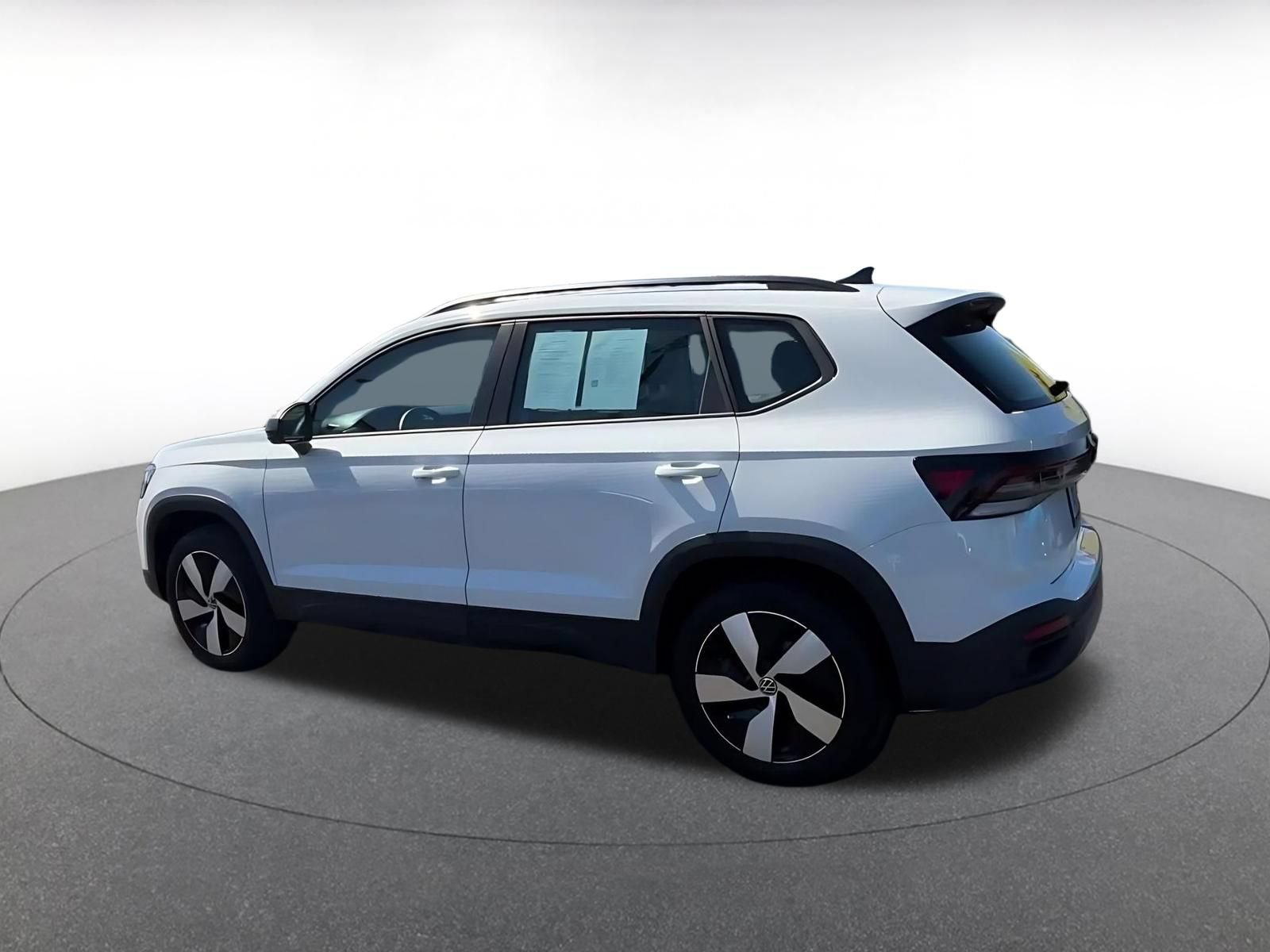 Used 2026 Volkswagen Taos S AWD/4WD image 9