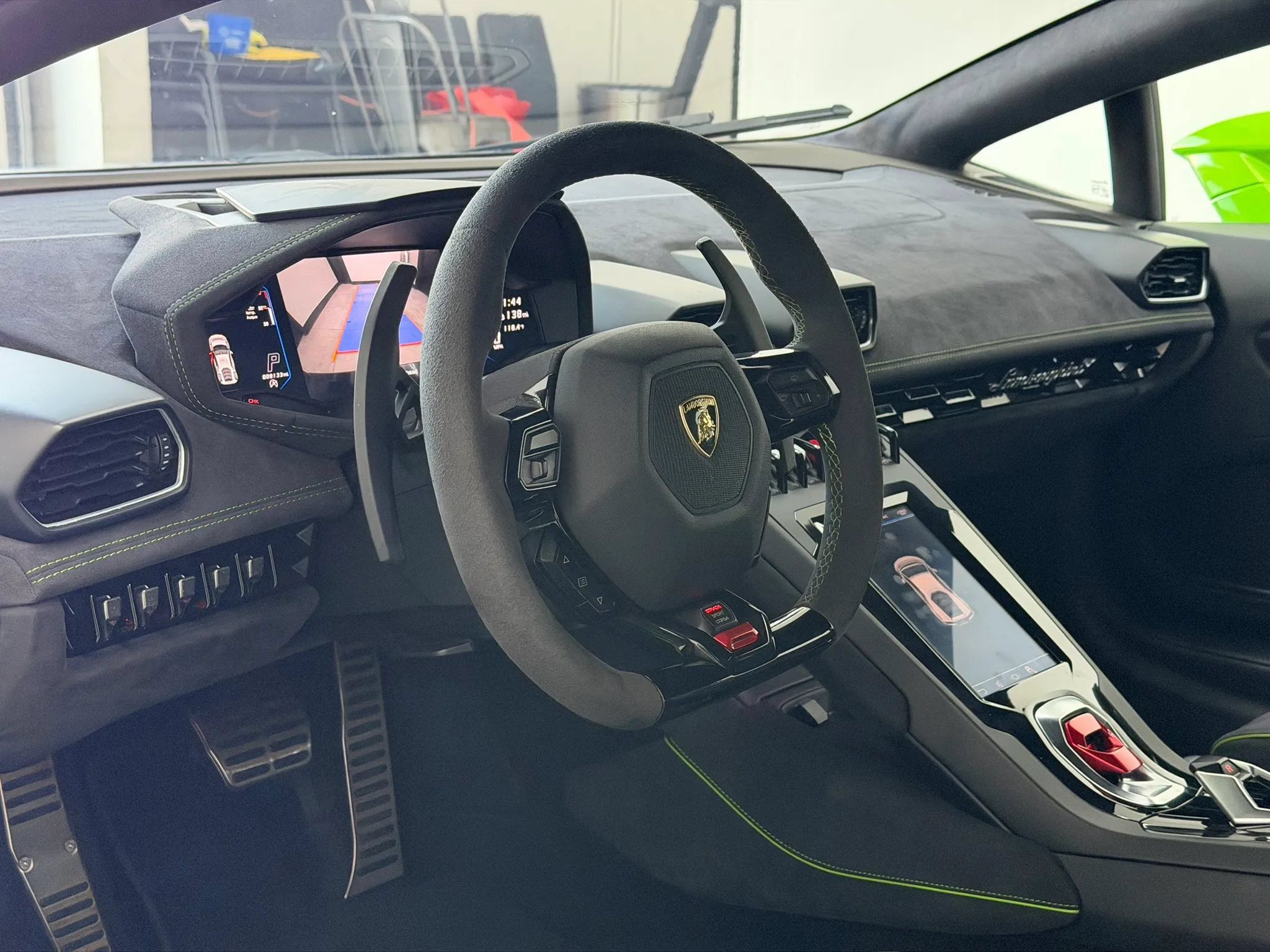Used 2022 Lamborghini Huracan EVO RWD image 26
