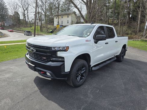 Used 2022 Chevrolet Silverado 1500 LT Trail Boss w/ Bed Protection Package AWD/4WD image 4