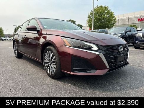 Certified 2024 Nissan Altima 2.5 SV w/ SV Premium Package AWD/4WD image 2