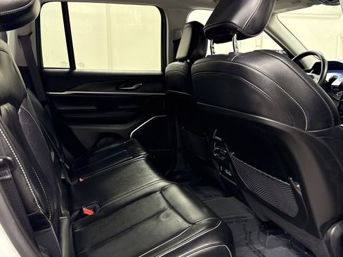 Used 2022 Jeep Grand Cherokee Limited 4xe image 28