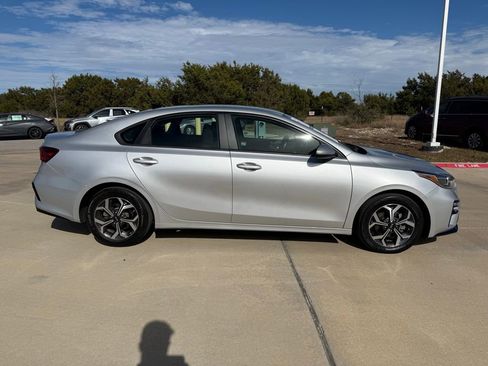 Used 2019 Kia Forte LXS image 4