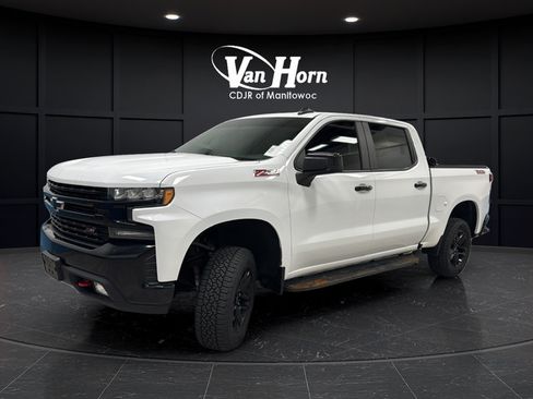 Used 2021 Chevrolet Silverado 1500 LT Trail Boss w/ Convenience Package II AWD/4WD image 3