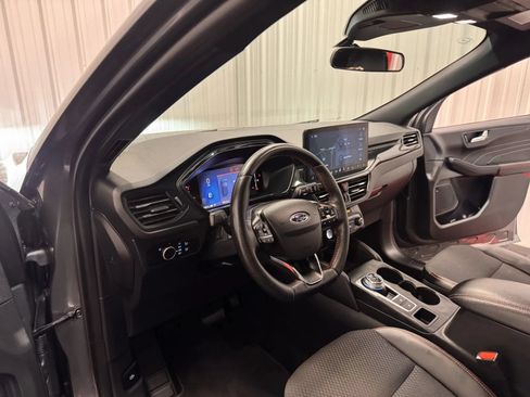 Used 2025 Ford Escape ST-Line w/ Tech Pack #1 AWD/4WD image 35