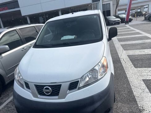 Used 2015 Nissan NV200 SV FWD image 1