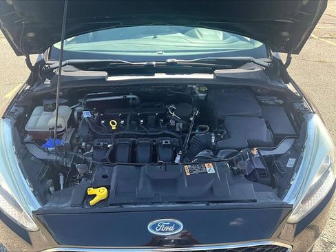 Used 2015 Ford Focus SE FWD image 29
