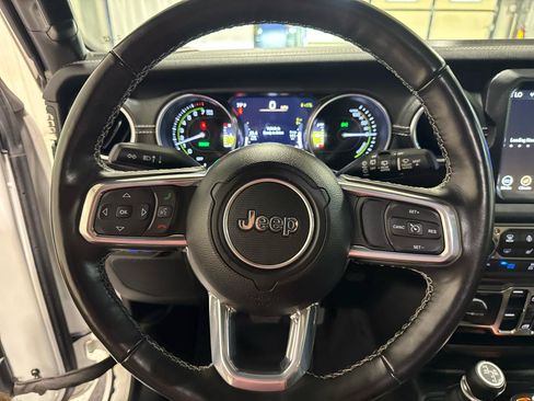Used 2023 Jeep Wrangler Unlimited Sahara w/ Cold Weather Group AWD/4WD image 22