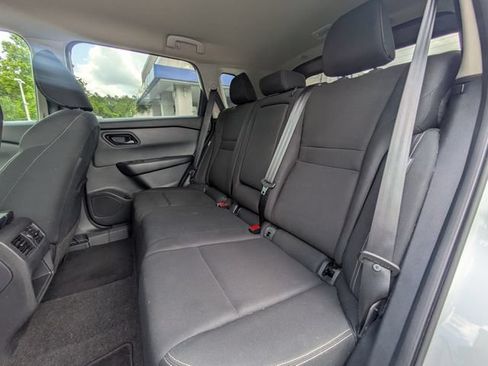 Used 2024 Nissan Rogue S AWD/4WD image 13