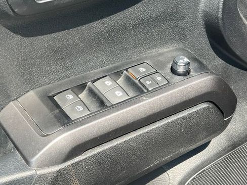 Used 2023 Toyota Tacoma TRD Sport AWD/4WD image 17