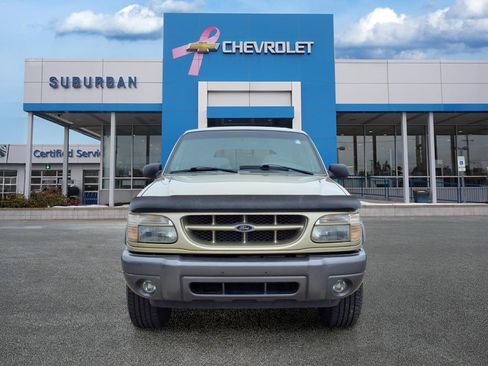 Used 2001 Ford Explorer XLT AWD/4WD image 2