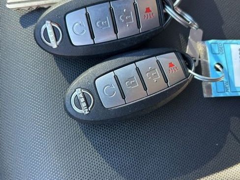 Used 2022 Nissan Frontier SV image 20