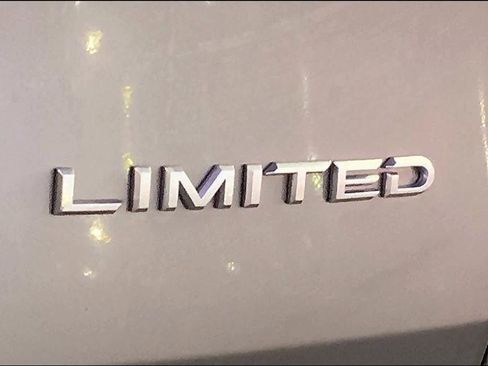 Used 2025 Toyota Grand Highlander Limited image 10