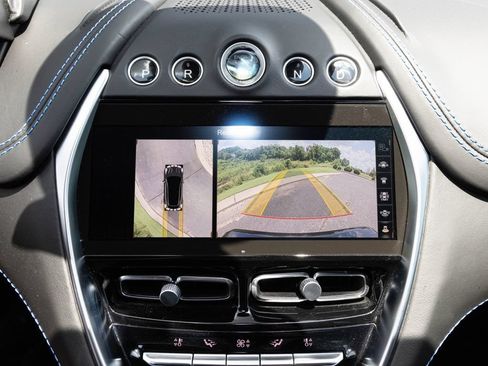 Used 2021 Aston Martin DBX AWD/4WD image 40