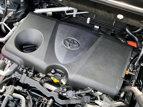 Used 2022 Toyota RAV4 SE w/ SE Grade Weather Package image 31